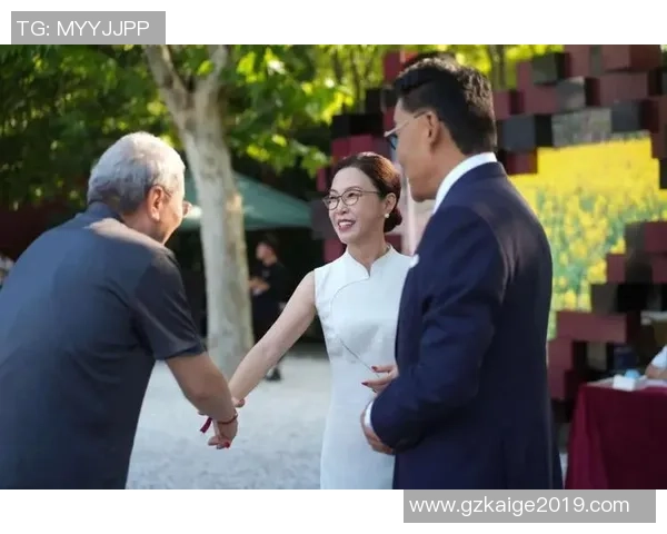 足球明星与女星携手共度人生浪漫瞬间揭秘他们的爱情故事与婚礼盛况